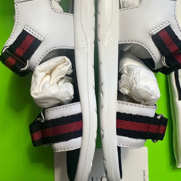 NWT GUCCI Kids Sandals with Iconic Web detail Size 25 Unisex comes w Box dustbag - Picture 6 of 7